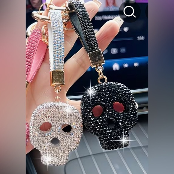 Sparkling Skull Keychain in Black  silver rose gold - Picture 3 of 5